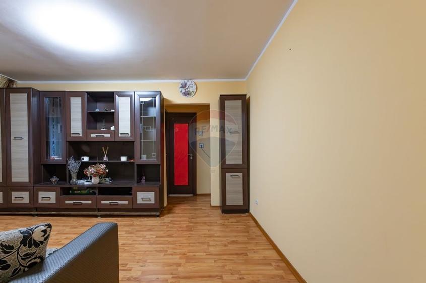 Apartament cu 2 camere semidecomandat,  zona Ura, str. Electricienilor - 10