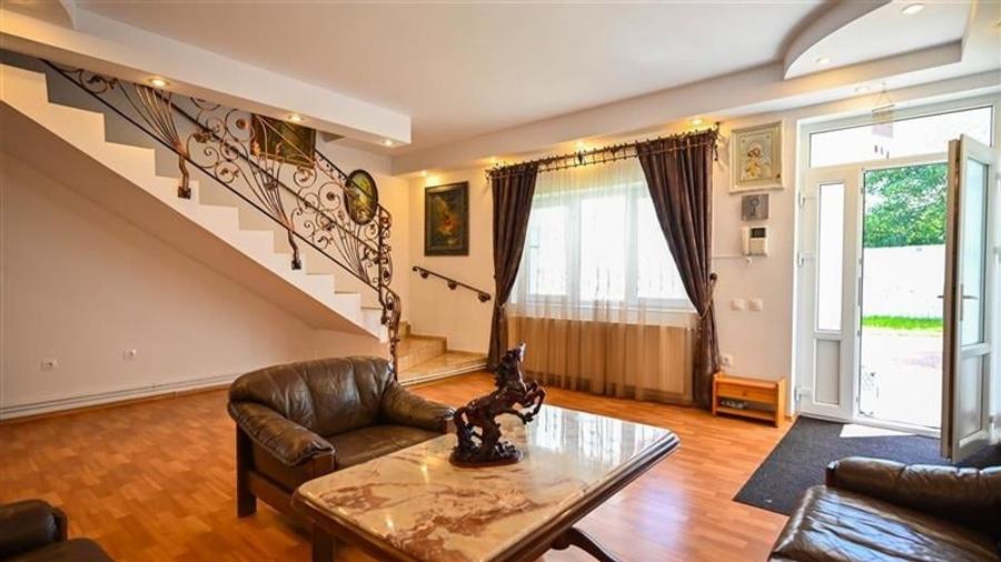 FILM & 3D! Casa adaptabila, 250 mp teren, loc parcare, Central, Brasov - 1