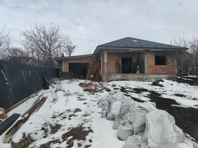 Se vinde casa la ro?u sau la gata - 2