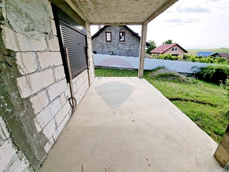 Casă spațioasă S+P+1E+M și teren generos 1664 mp - 37