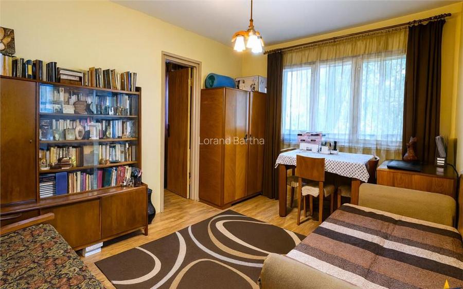 FILM3D!Apartament 3 camere,etaj2,cu balcon,malul Paraului Po FILM3D!Apartament 3 camere,etaj2,cu balcon,malul Paraului Po