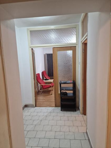 Se vinde apartament decomandat doua camere pret 85000 euro negociabil - 1
