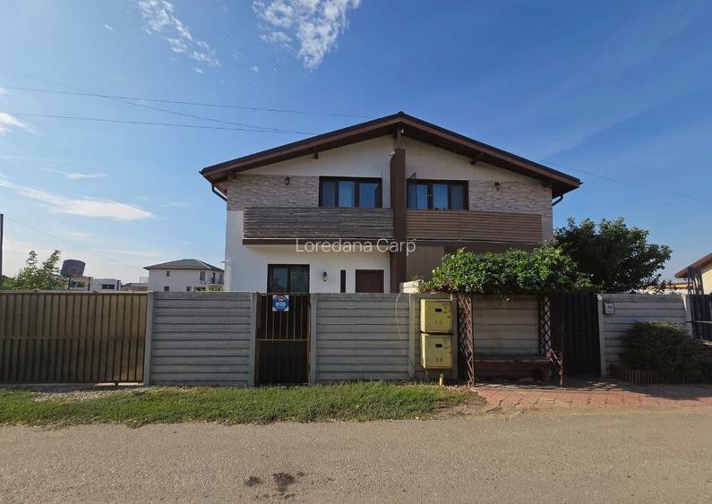 Vila duplex-mobilata si utilata -4camere -2 bai-dressing-str asfaltata