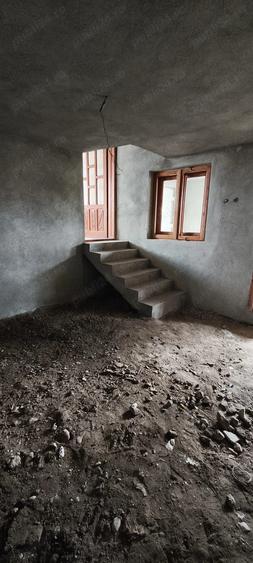 Casa noua la gri + teren 4316 mp DN67, Tele?ti, Gorj - 10