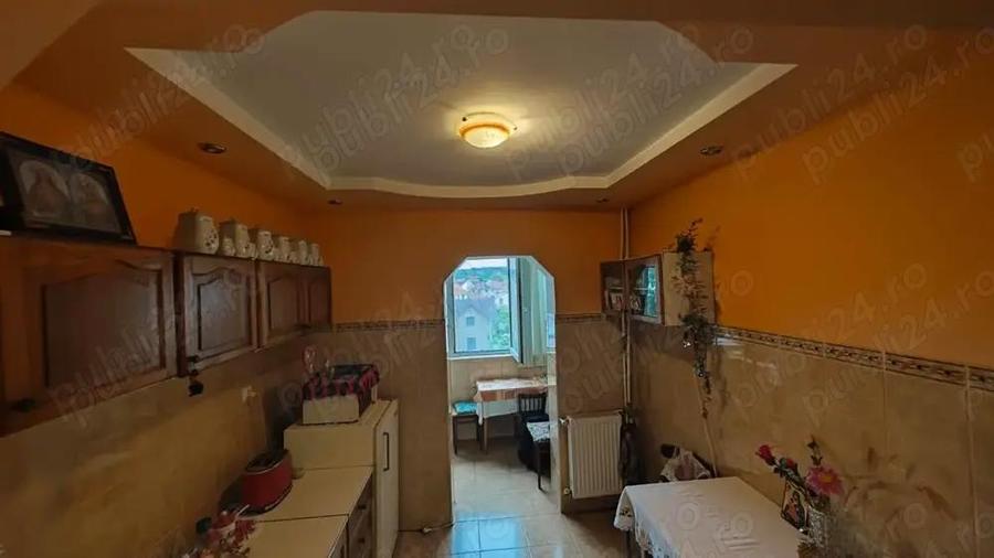 Inchiriez apartament 2 camere decomandat Oradea, Str. Moldovei 16 (col? cu Lacul Ro?u) - 4