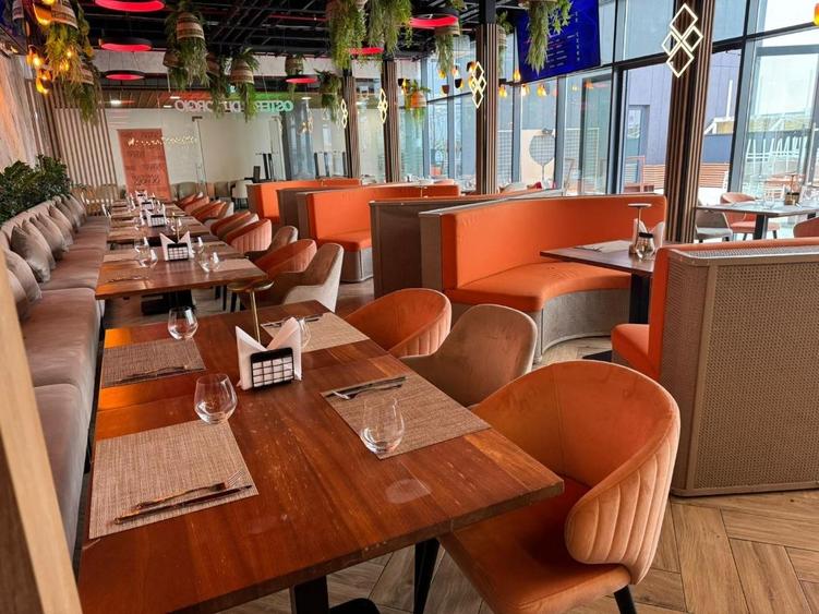 DE VANZARE AFACERE RESTAURANT , CU LOCATIEINCHIRIATA IN SEBASTIAN PROSPER MALL - 6