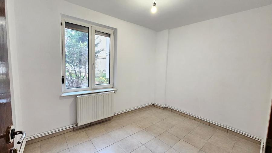 Spatiu comercial Centrul Civic -AFI ,acces stradal,1000 Euro - 10