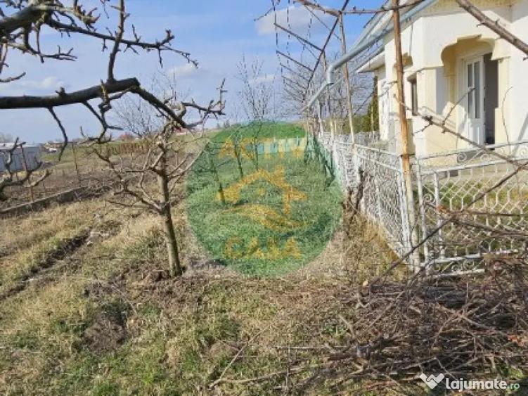 Casa de vanzare, zona Romanului - 9