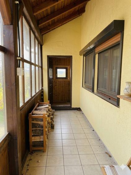 Vand Casa+teren , sat Nuci - 1