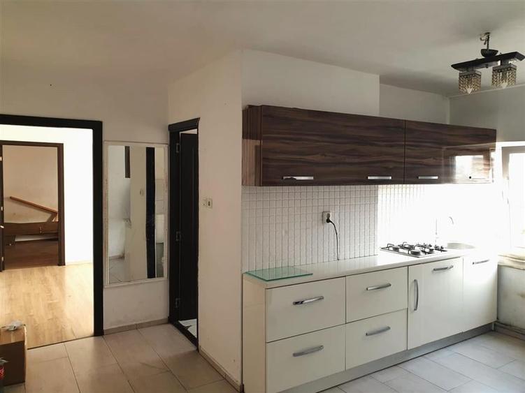 Apartament cu 3 camere Velenta, strada Razboieni - 12