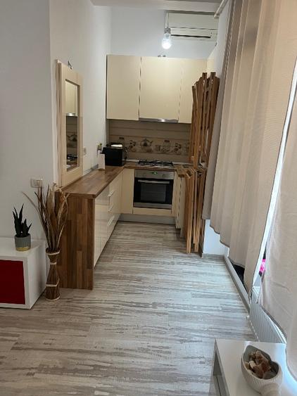 De vânzare garsonieră Mamaia Central – locație excelentă, complet utilată  - 1