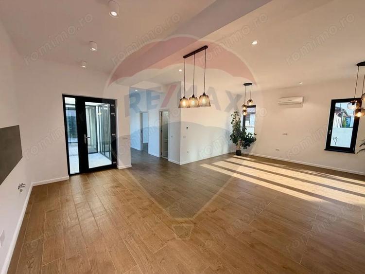 Casa / Vila cu 4 camere de vanzare in zona Dedeman - 14