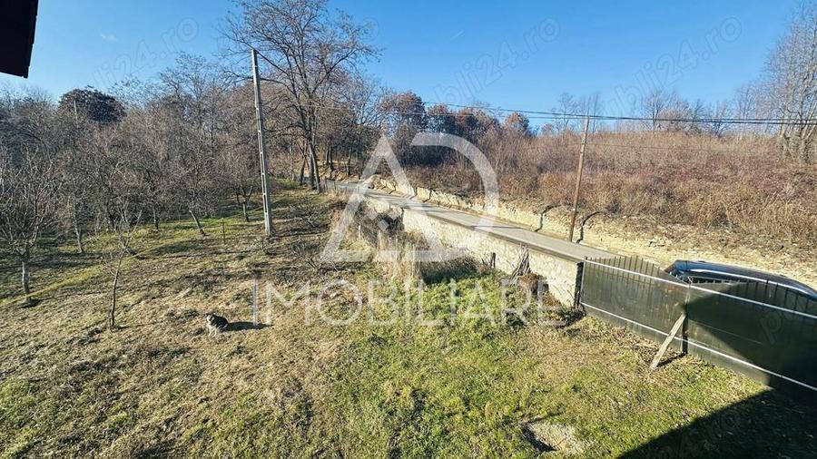 Vanzare casa situata in comuna Runcu, zona cu poten?ial turistic - 3