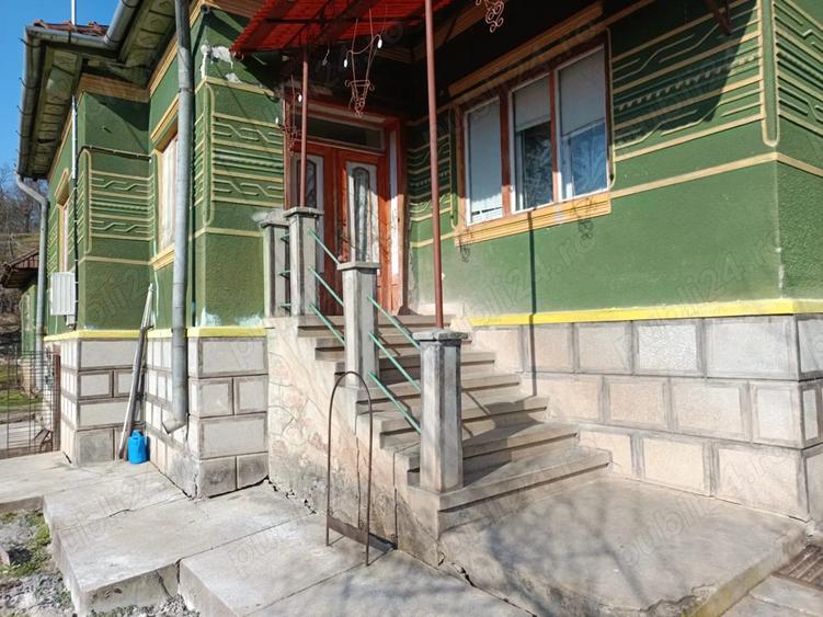 Vand casa la sat - 3