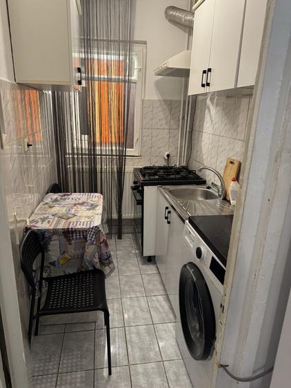 Garsoniera de vanzare etaj 1 - 3