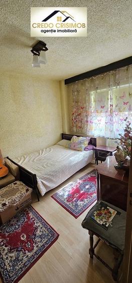 Vand apartament 4 cam cf 1 decomandat etajul 2 zona Micro 4 - 9