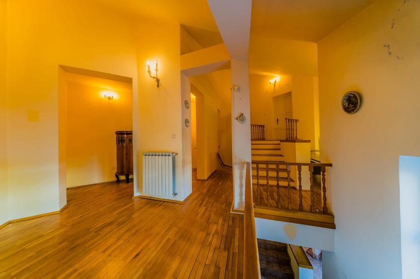 Vilă impunătoare cu arhitectură elvetiană pe 3 nivele - proprietar - 17