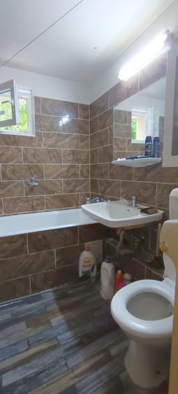 Vanzare 4 camere - zona Teiul Doamnei - Colentina - 1