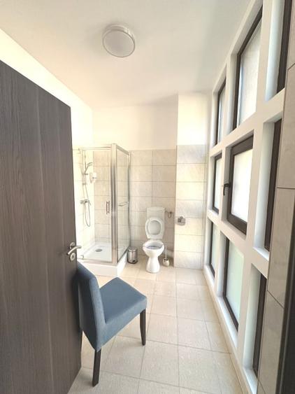 Cladire renovata, pretabila pentru hotel, pensiune, retreat, centru, etc - 13