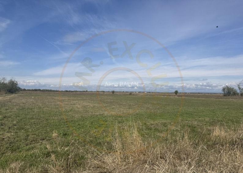 Teren Intravilan com. Ratesti