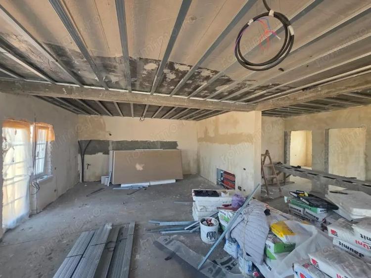 Casa pe parter 130 mp construiti, 400 mp curte zona Metro - 3