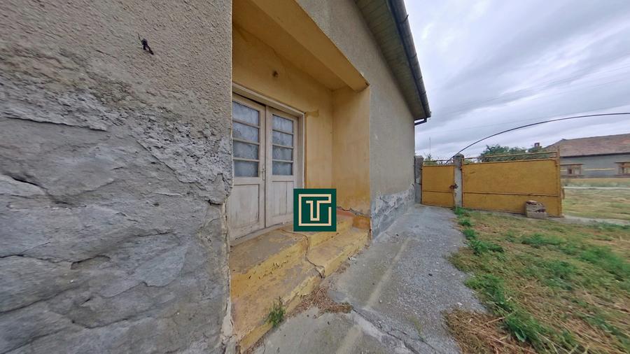 Casă tradițională cu teren generos în Secusigiu, județul Arad - 14