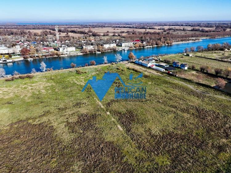 Teren intravilan VULTURU, 5.432 MP, front la Dunare 36 ML - 5