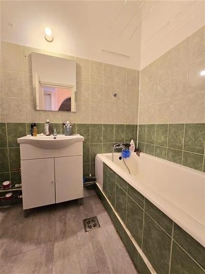 AP.2 CAM.DECOM, ET.2/3 BOXA BLOC RUSESC BUCURESTII NOI METROU BAZILESCU - 17