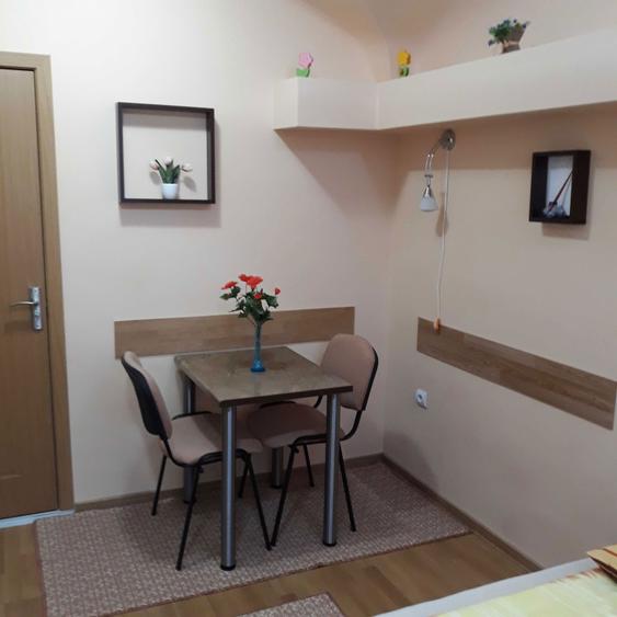 Vand garsoniera intr-un bloc inconjurat de camine studentesti - 1