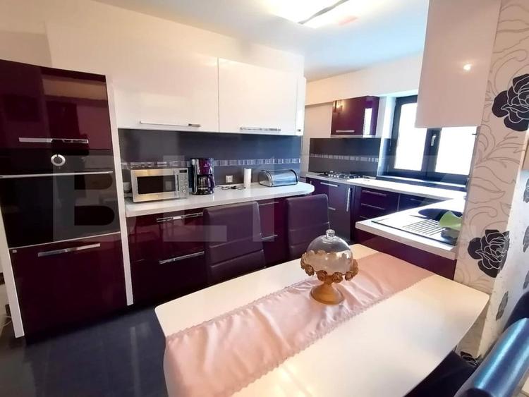 Apartament cu 4 camere decomandat, mobilat în Calea București