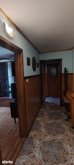 Apartament 4 camere str.Primaverii etaj 2 - 4