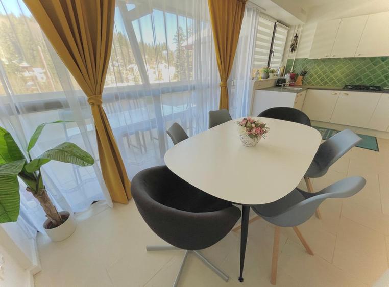 Apartament cu 3 camere decomandat, mobilat în Central