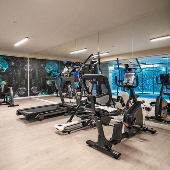 Apartament cu 3 camere decomandat, mobilat în Iancu Nicolae