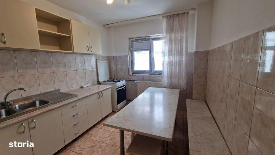 Apartament 3 camere la 9 minute (700m) de Metrou Piata Sudului / Sun P - 12