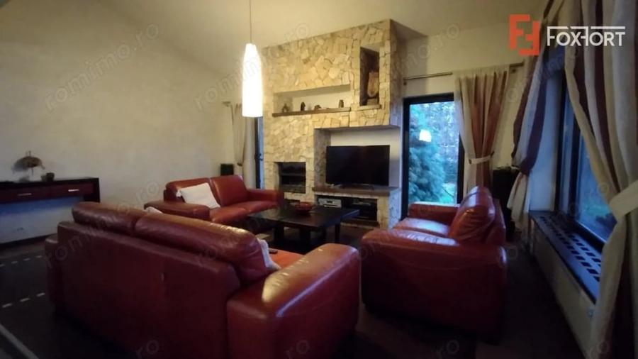 Casă cu 6 camere cu Teren 696 Mp în Ronaț