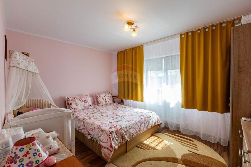 Casă individuală cu 4 camere cu Teren 493 Mp în Hemeiuș