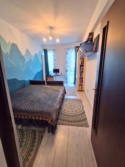 Apartament cu 3 camere semidecomandat în Florești