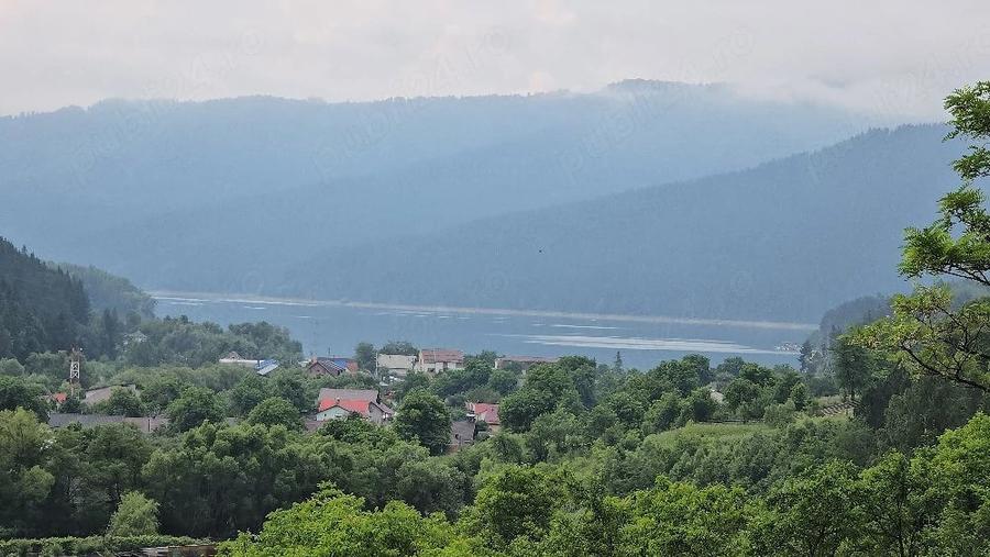 Teren de 9800 mp, în Central