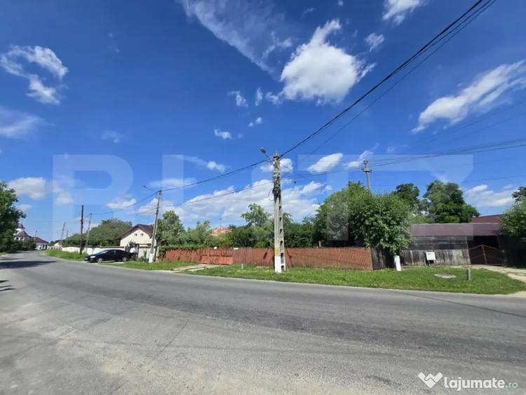 Casă cu 3 camere cu Teren 1100 Mp în Central