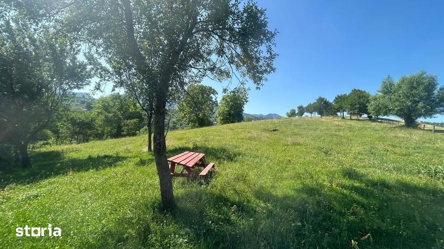 Teren de 2951 mp, în Bran