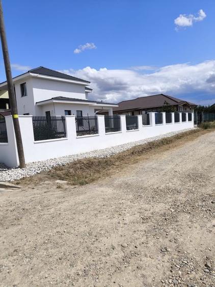 Casă cu 4 camere în Sânmartin