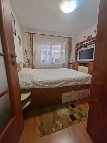 Apartament cu 3 camere semidecomandat, mobilat în Florilor
