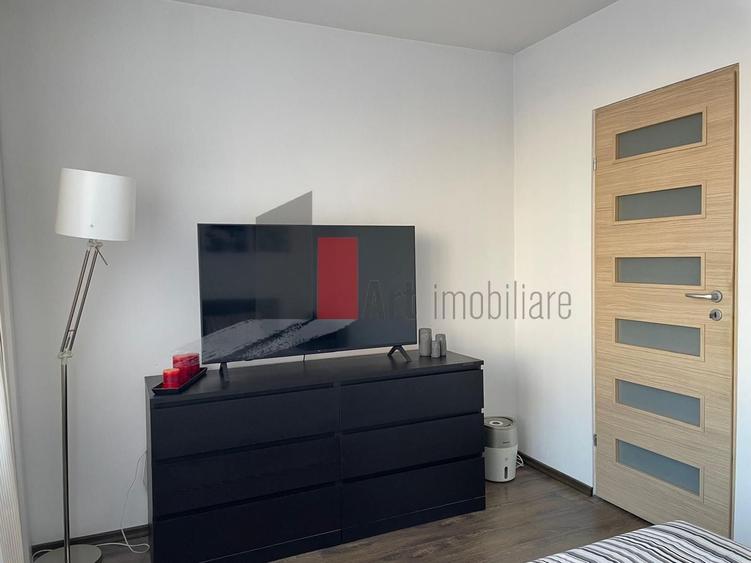 Apartament cu 2 camere decomandat, mobilat în Sala Palatului