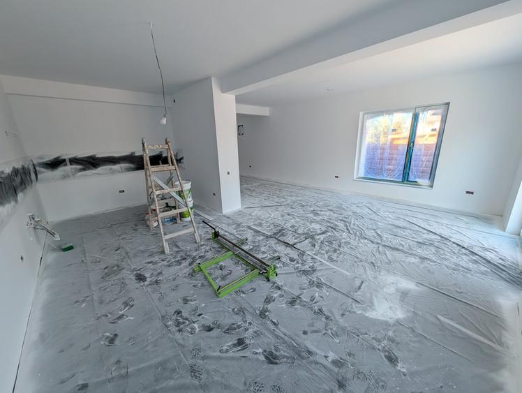 Casă individuală cu 5 camere cu Canalizare în Tunari