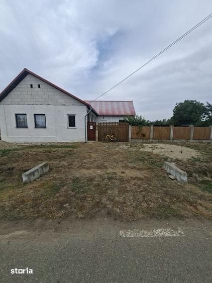 Casă cu 3 camere cu Teren 120 Mp în Șagu