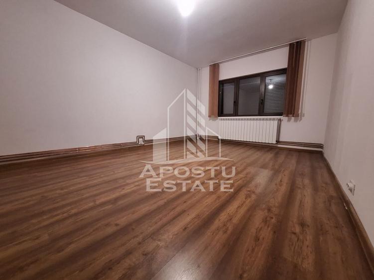 Apartament cu 3 camere decomandat, mobilat în Banu Mărăcine