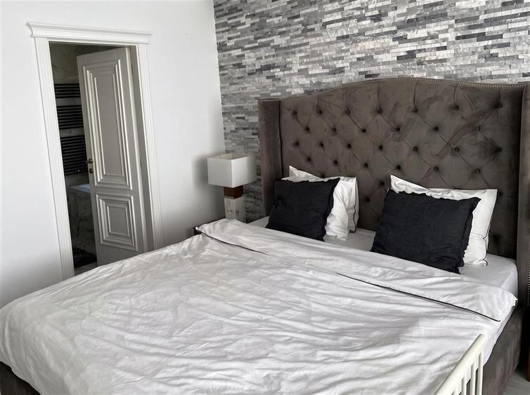 Apartament cu 3 camere decomandat, mobilat în Burdujeni