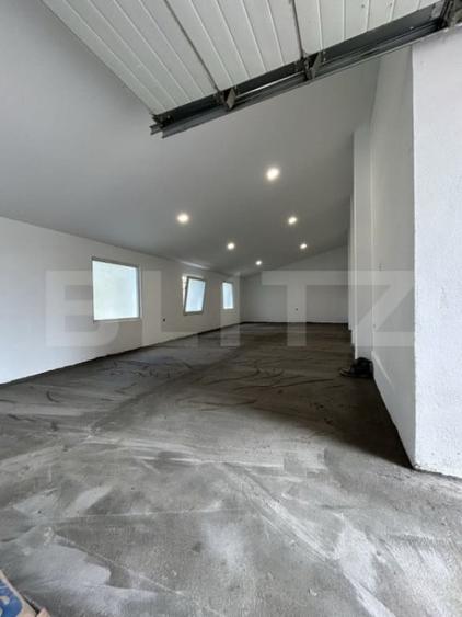 Casă cu 5 camere cu Teren 300 Mp în Calea Moldovei