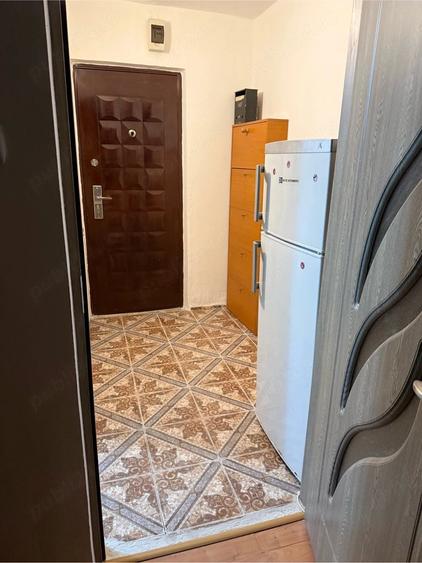 Proprietar inchiriez garsoniera pret lei - 2