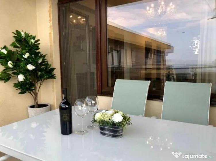 Apartament cu 3 camere decomandat în Mamaia
